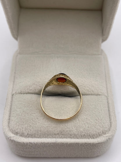 9ct gold cabochon garnet ring