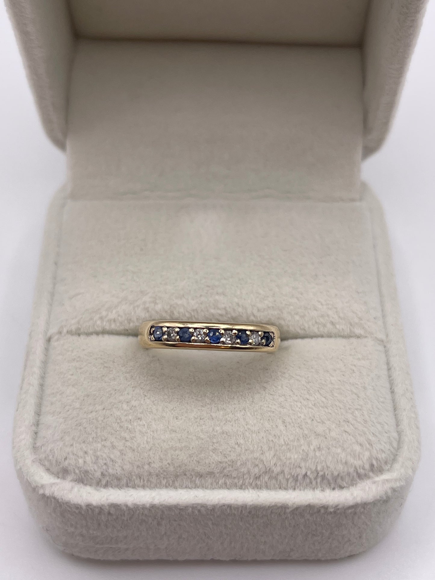 9ct gold sapphire and diamond ring