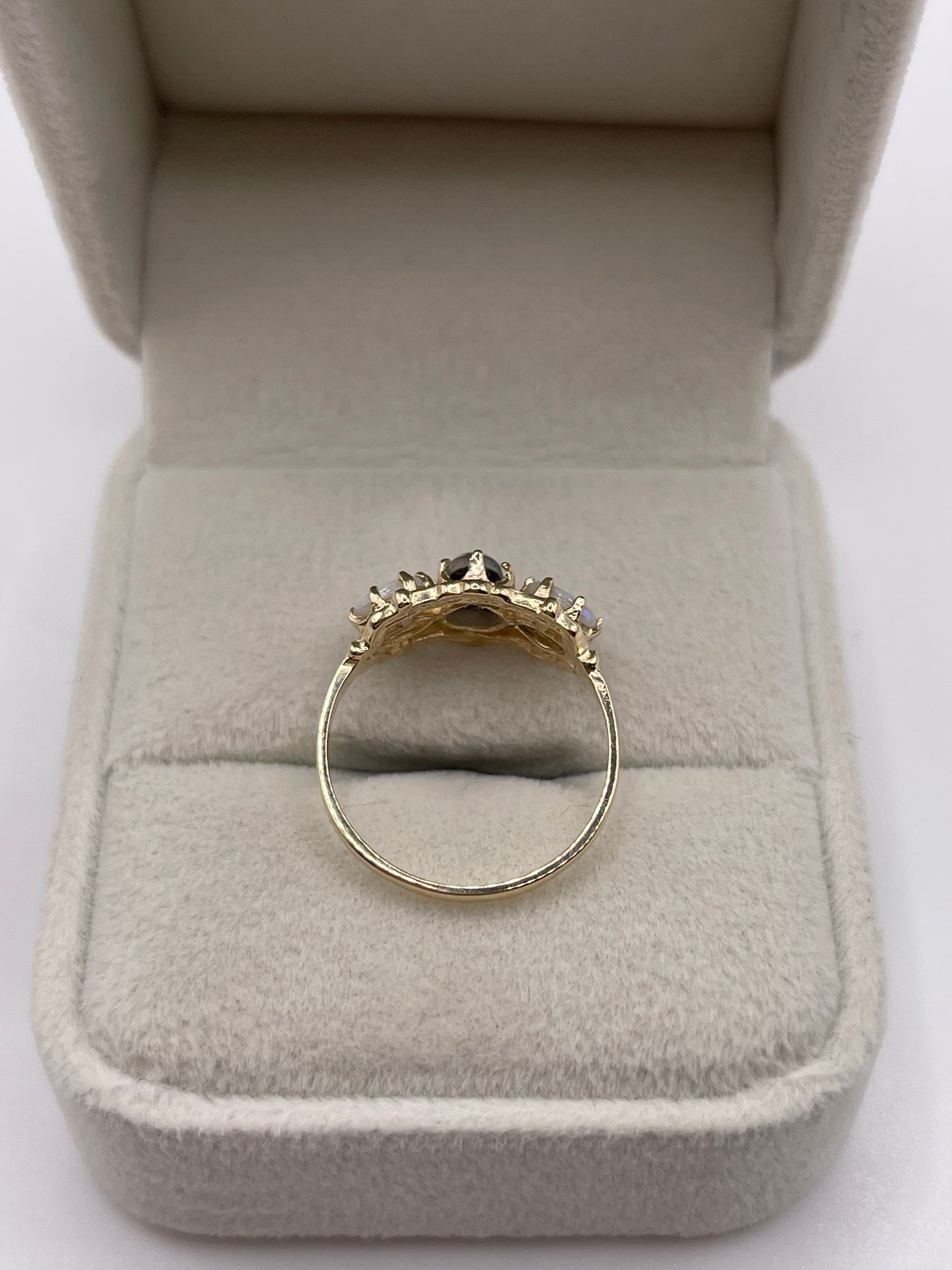9ct gold opal ring