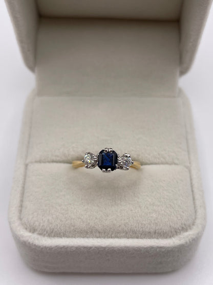 18ct gold sapphire and diamond ring