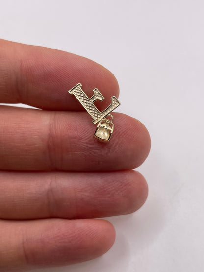9ct gold initial F pendant