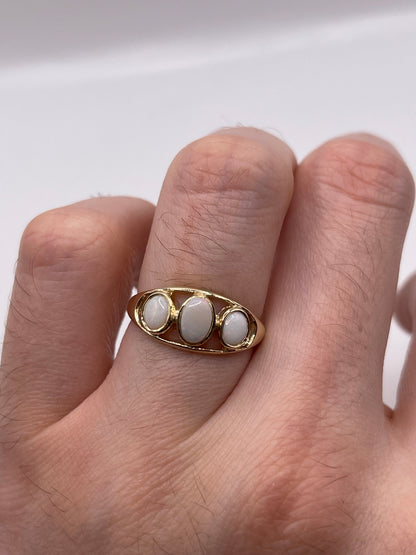 9ct gold opal ring