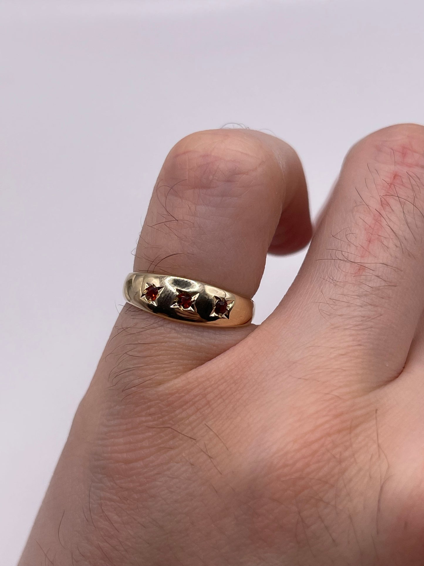 9ct gold garnet gypsy ring