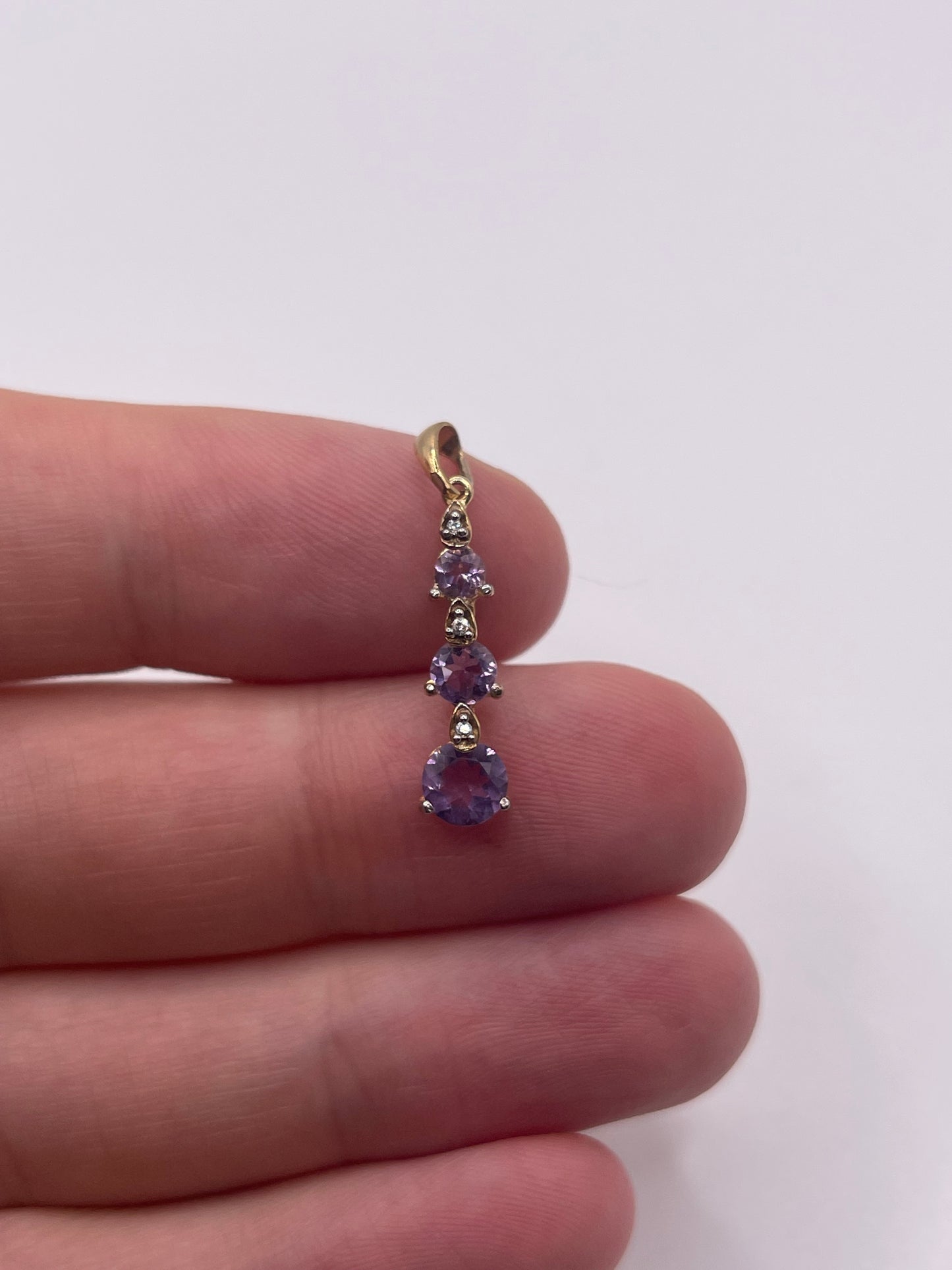 9ct gold amethyst and diamond pendant