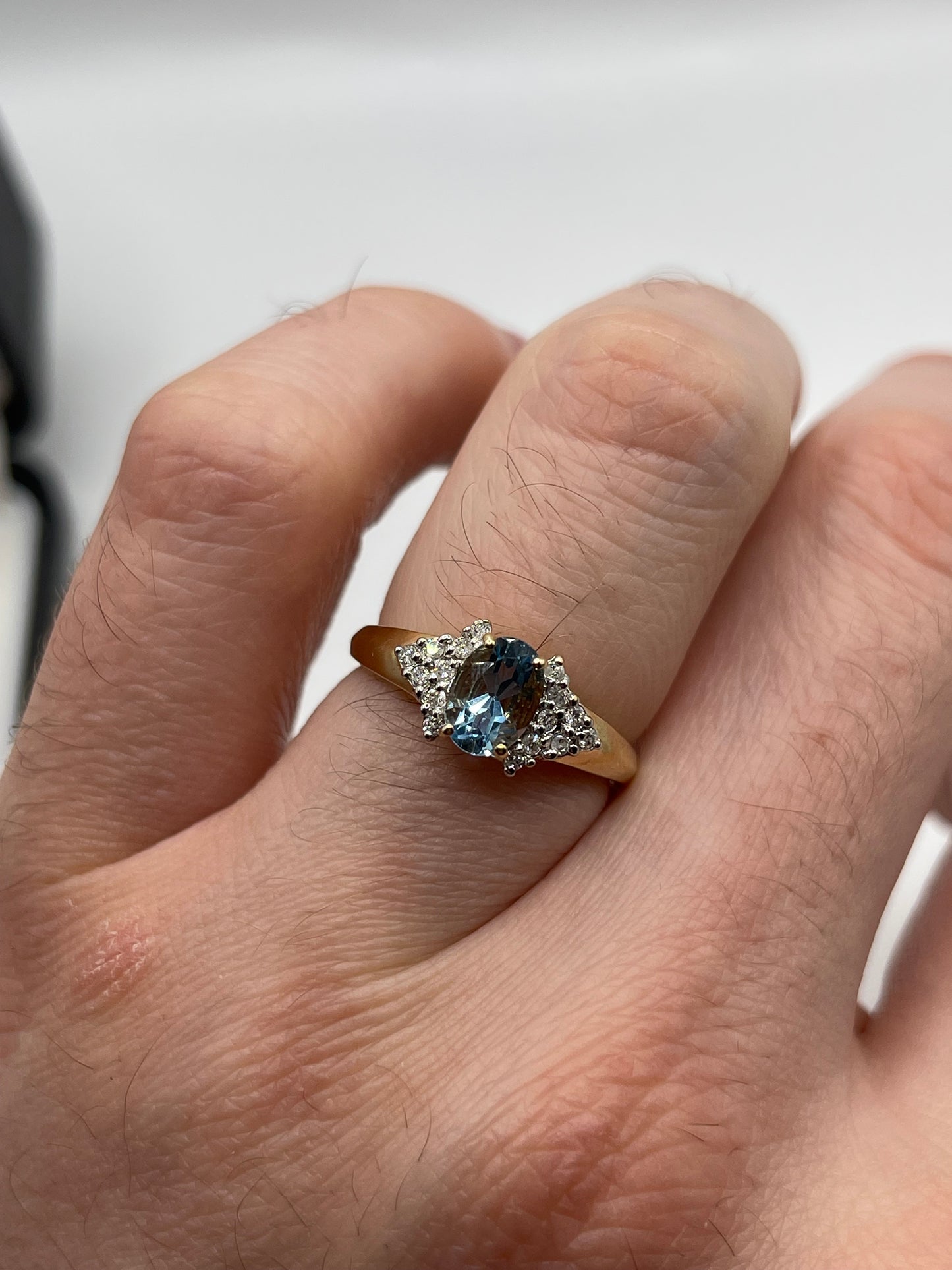 9ct gold topaz and diamond ring
