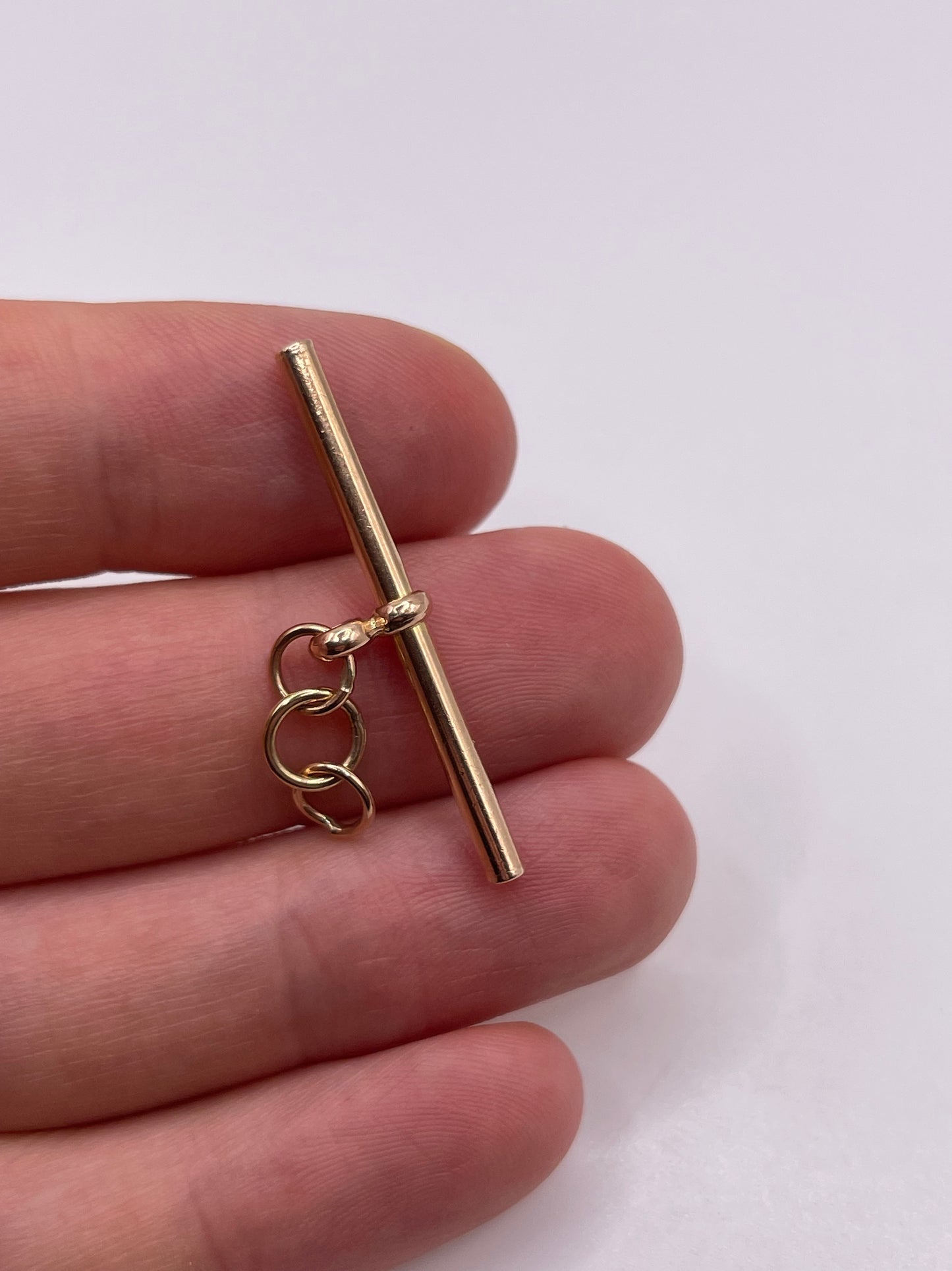 9ct rose gold t bar pendant