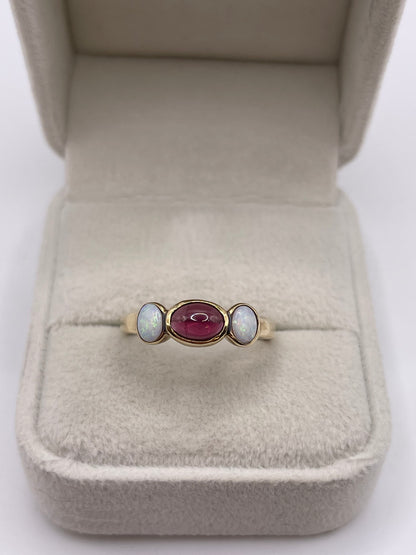 9ct gold cabochon garnet and opal ring