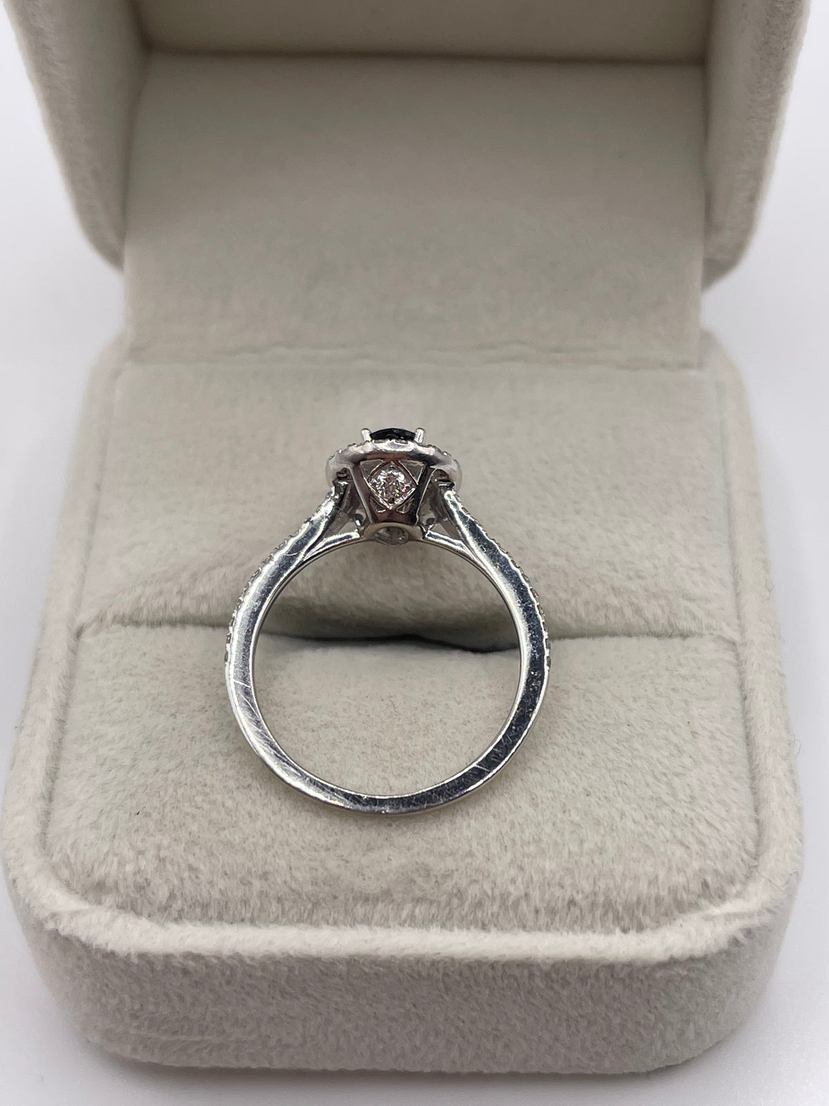 18ct white gold sapphire and diamond ring