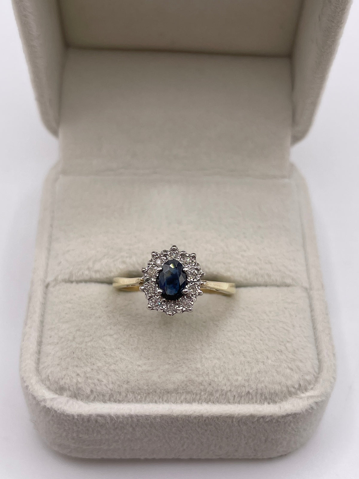 9ct gold sapphire and diamond ring