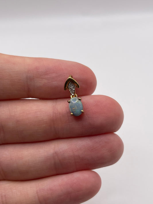 9ct gold opal and diamond pendant