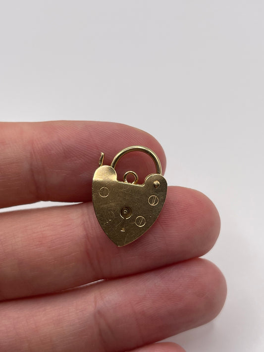 9ct gold padlock 34