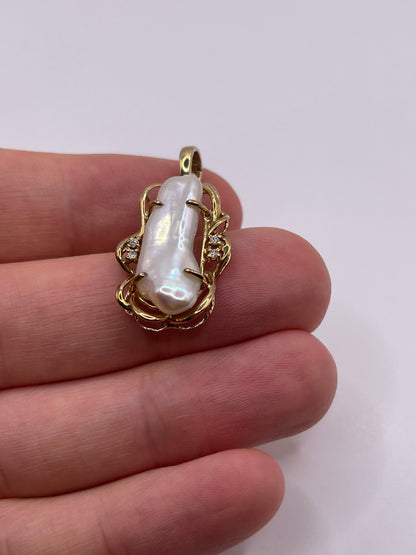 9ct gold pearl and diamond pendant