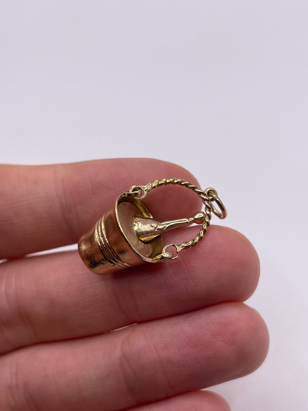 9ct gold champagne bucket charm