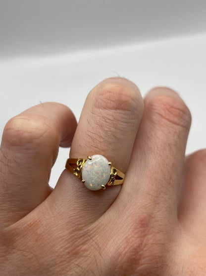 18ct gold opal ring