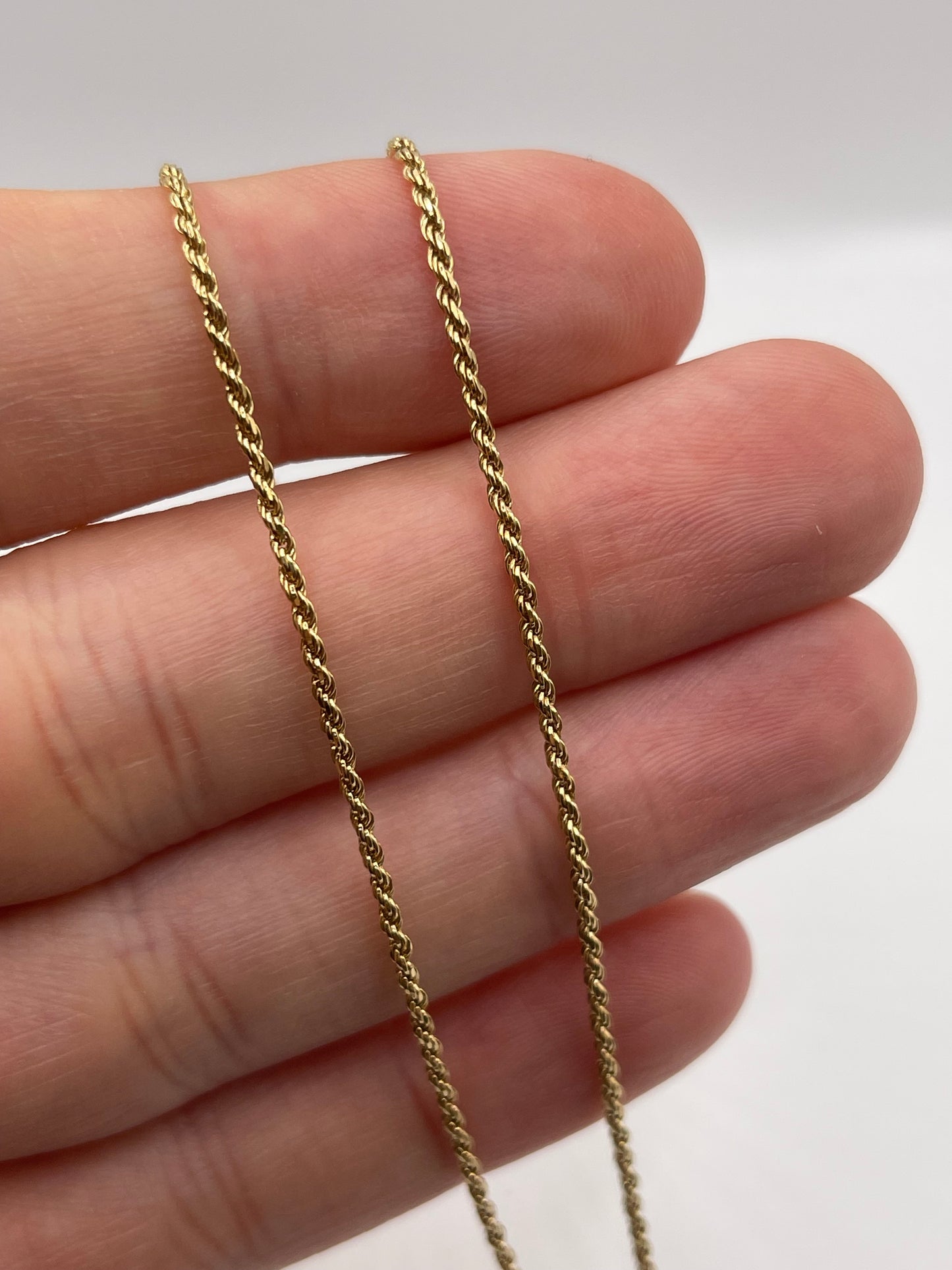 18ct gold chain 145