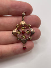 Load image into Gallery viewer, 9ct gold paste pendant
