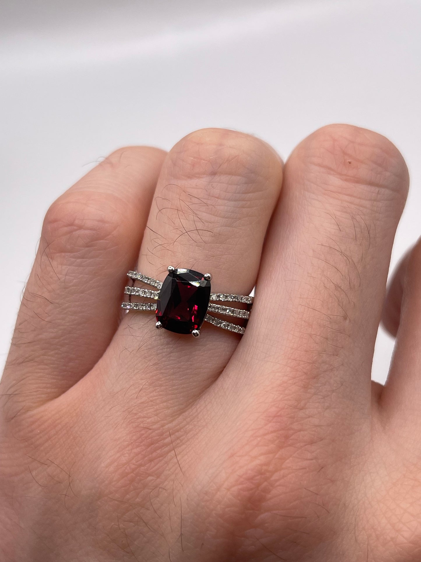 9ct white gold garnet and diamond ring