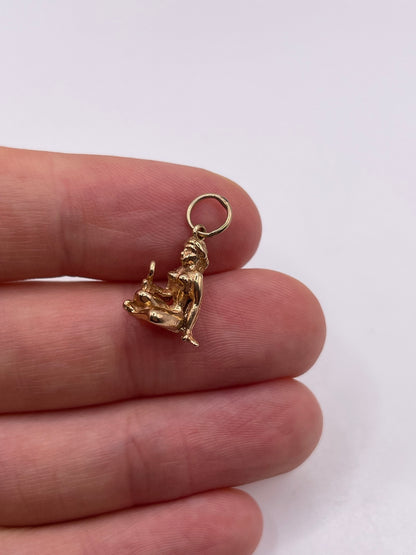 9ct gold woman holding mirror charm