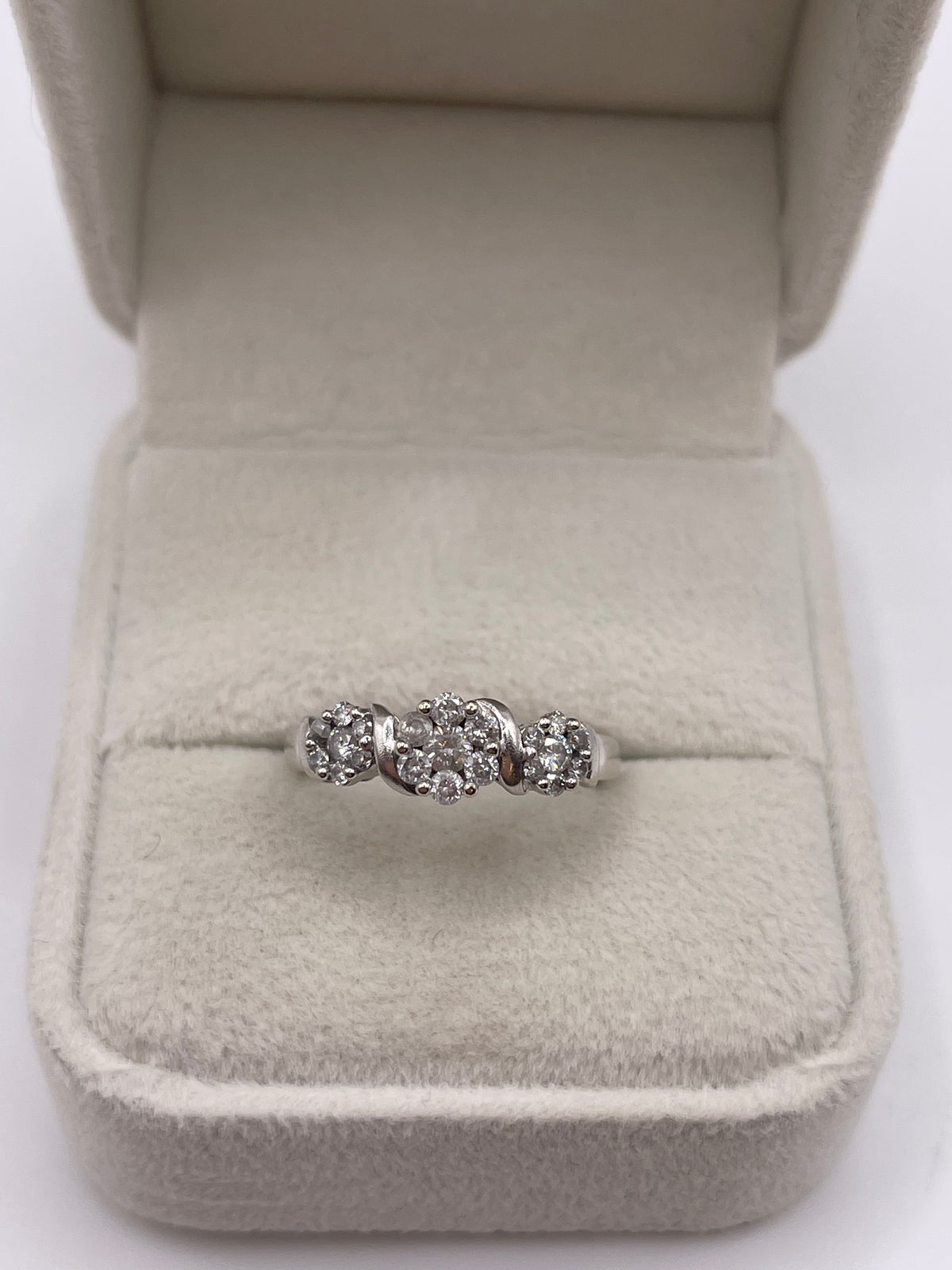 9ct white gold diamond cluster ring