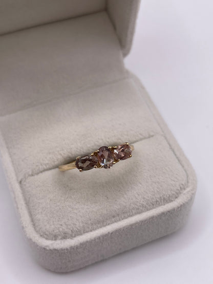 9ct gold quartz ring