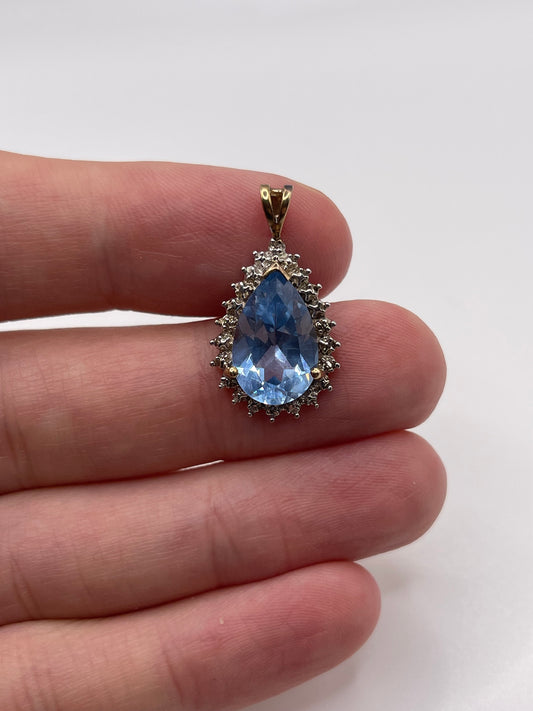 9ct gold topaz and diamond pendant