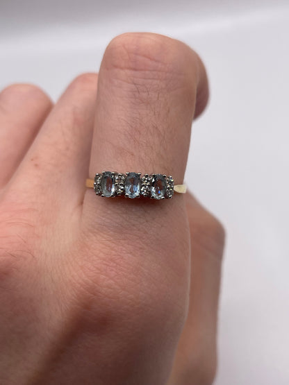 18ct gold aquamarine and diamond ring