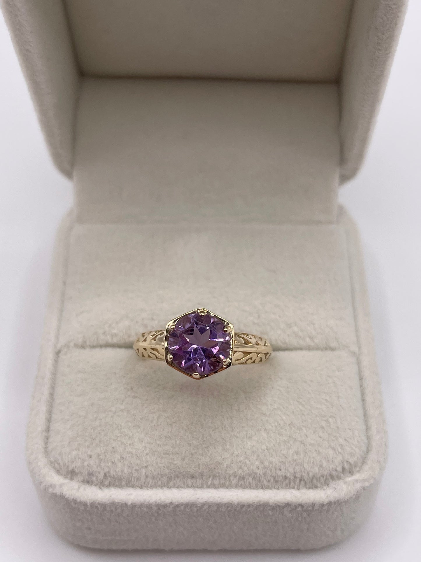 9ct gold amethyst ring