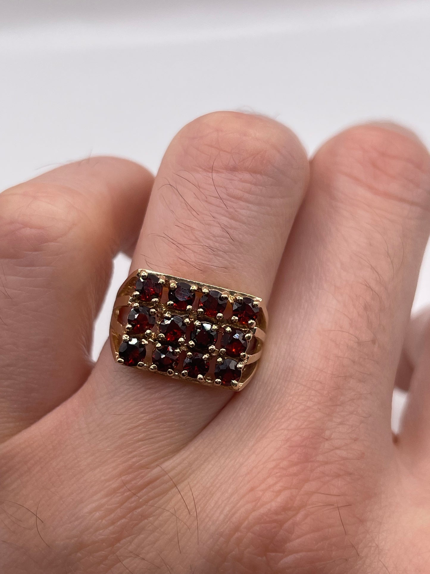 9ct gold garnet cluster ring