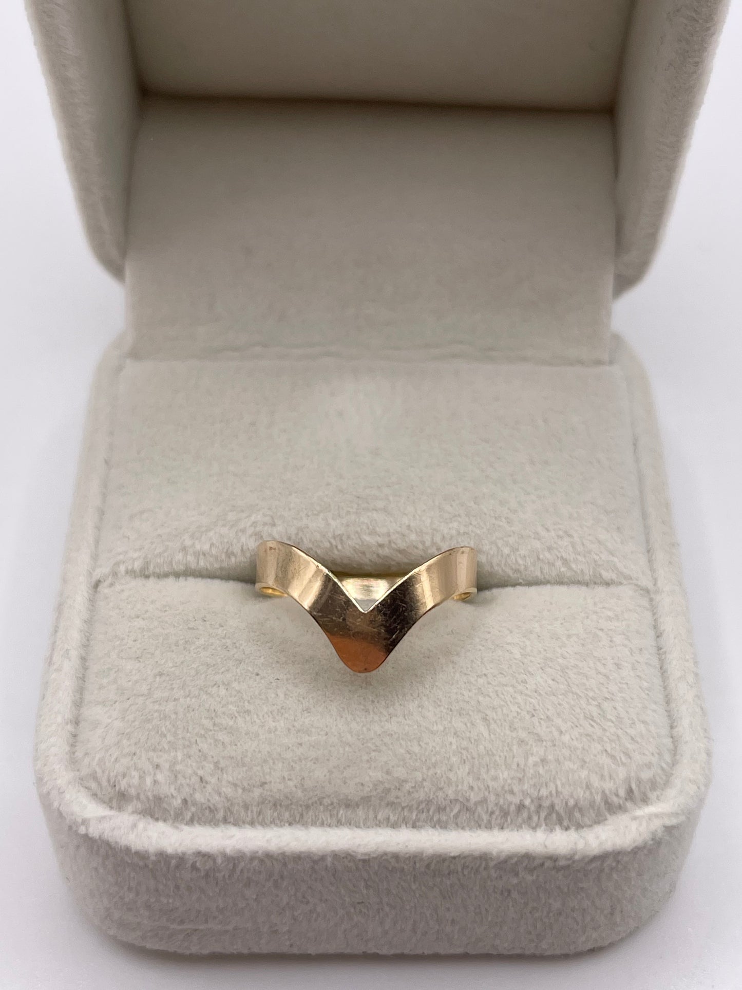 9ct gold wishbone ring