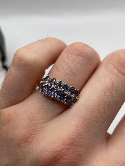 9ct gold tanzanite and diamond ring