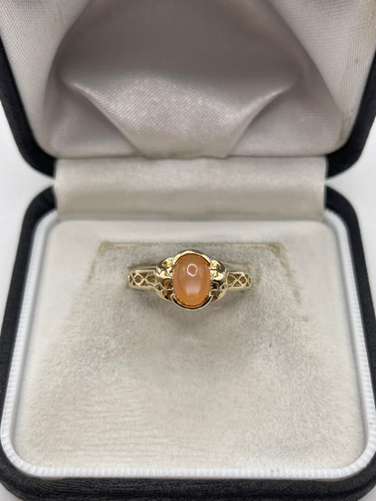 9ct gold peach moonstone ring