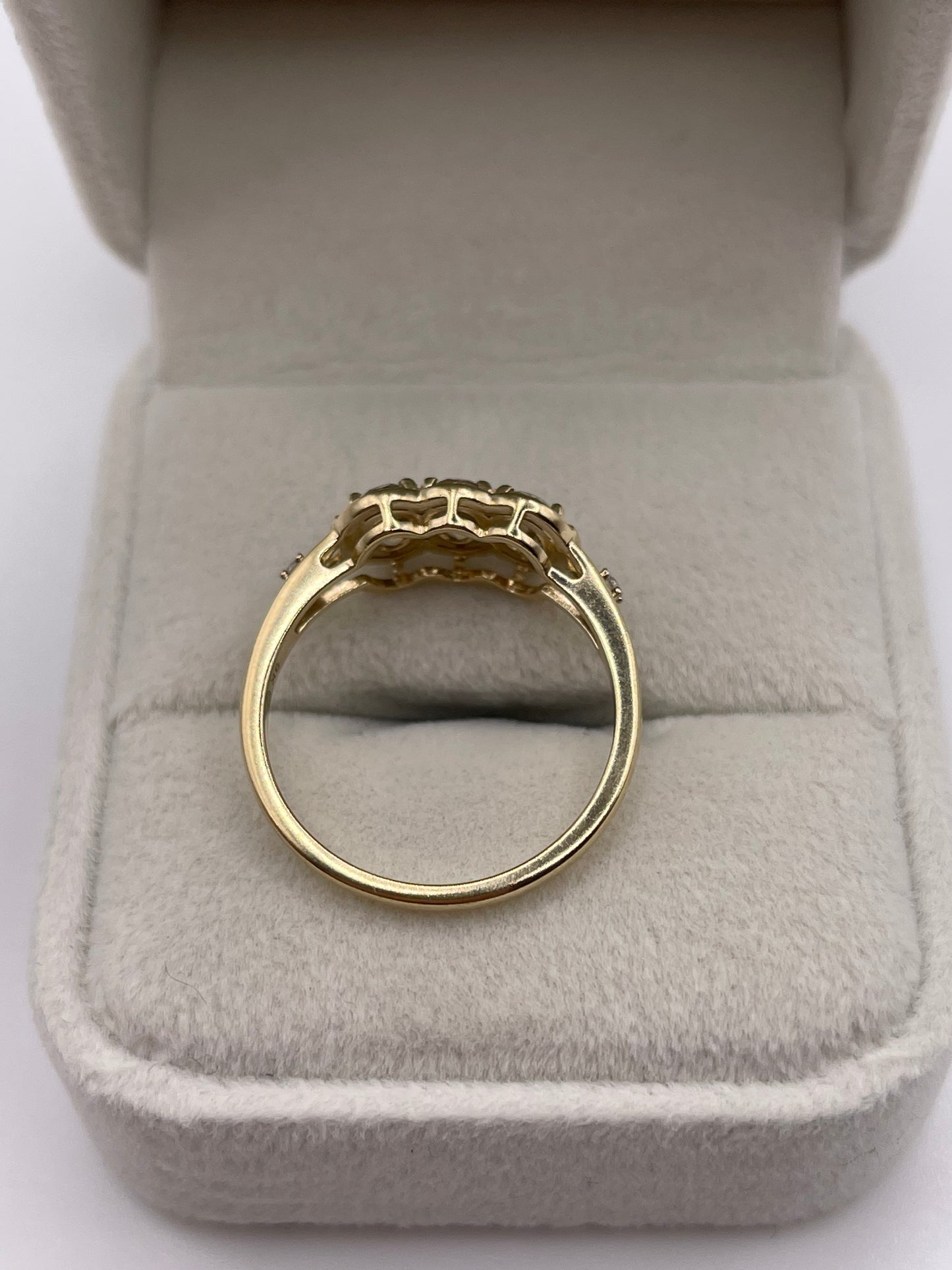 9ct gold quartz and zircon ring