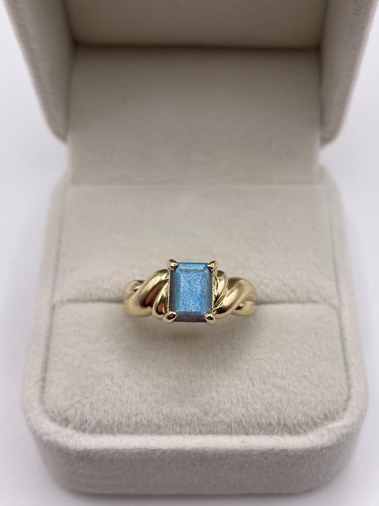 9ct gold labradorite ring