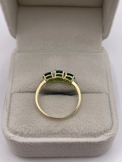 9ct gold diopside and diamond ring