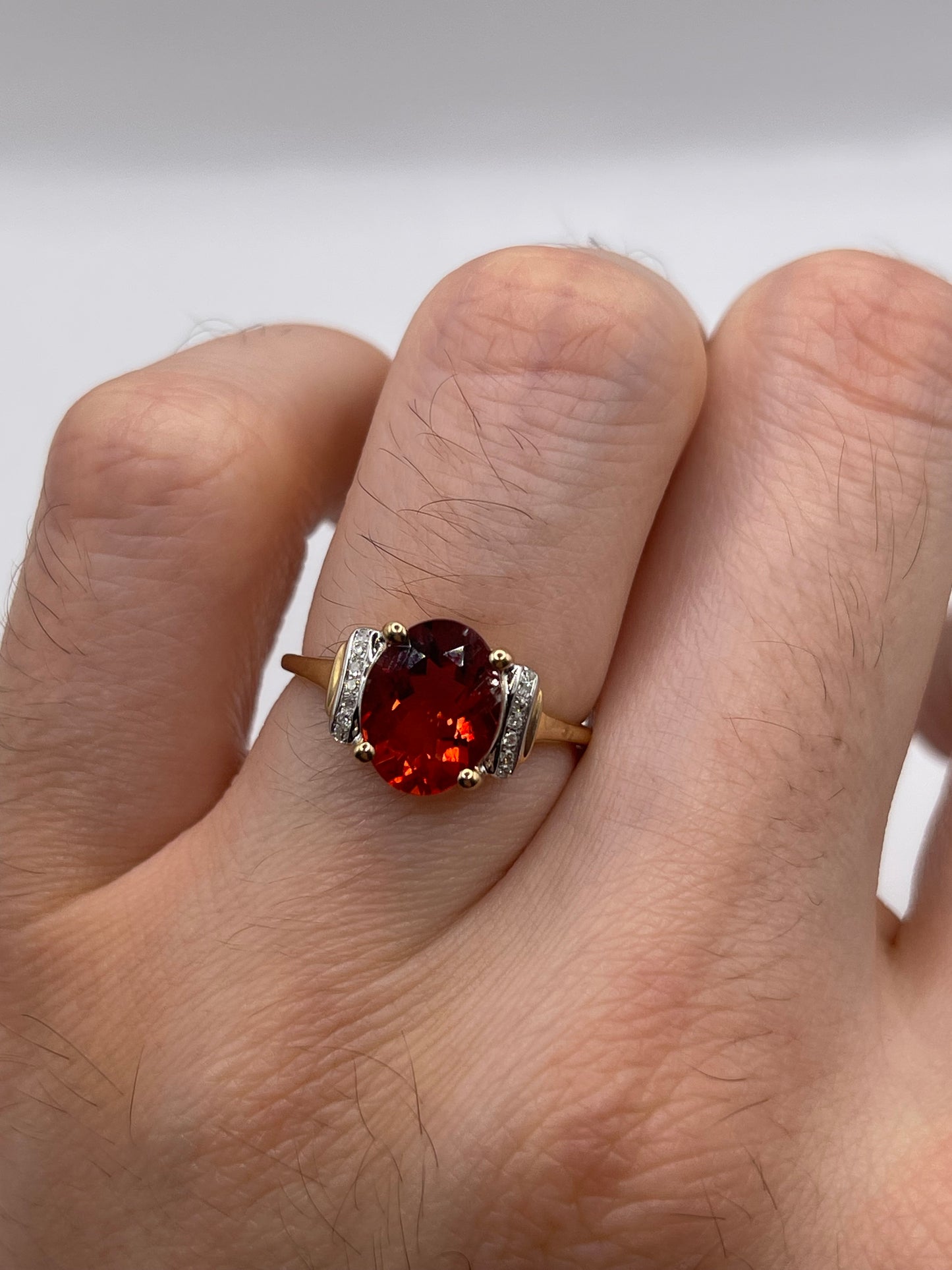 9ct gokd quartz and diamond ring