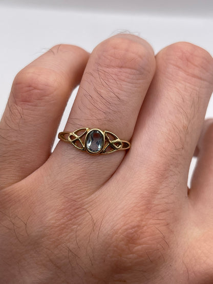 9ct gold blue topaz ring