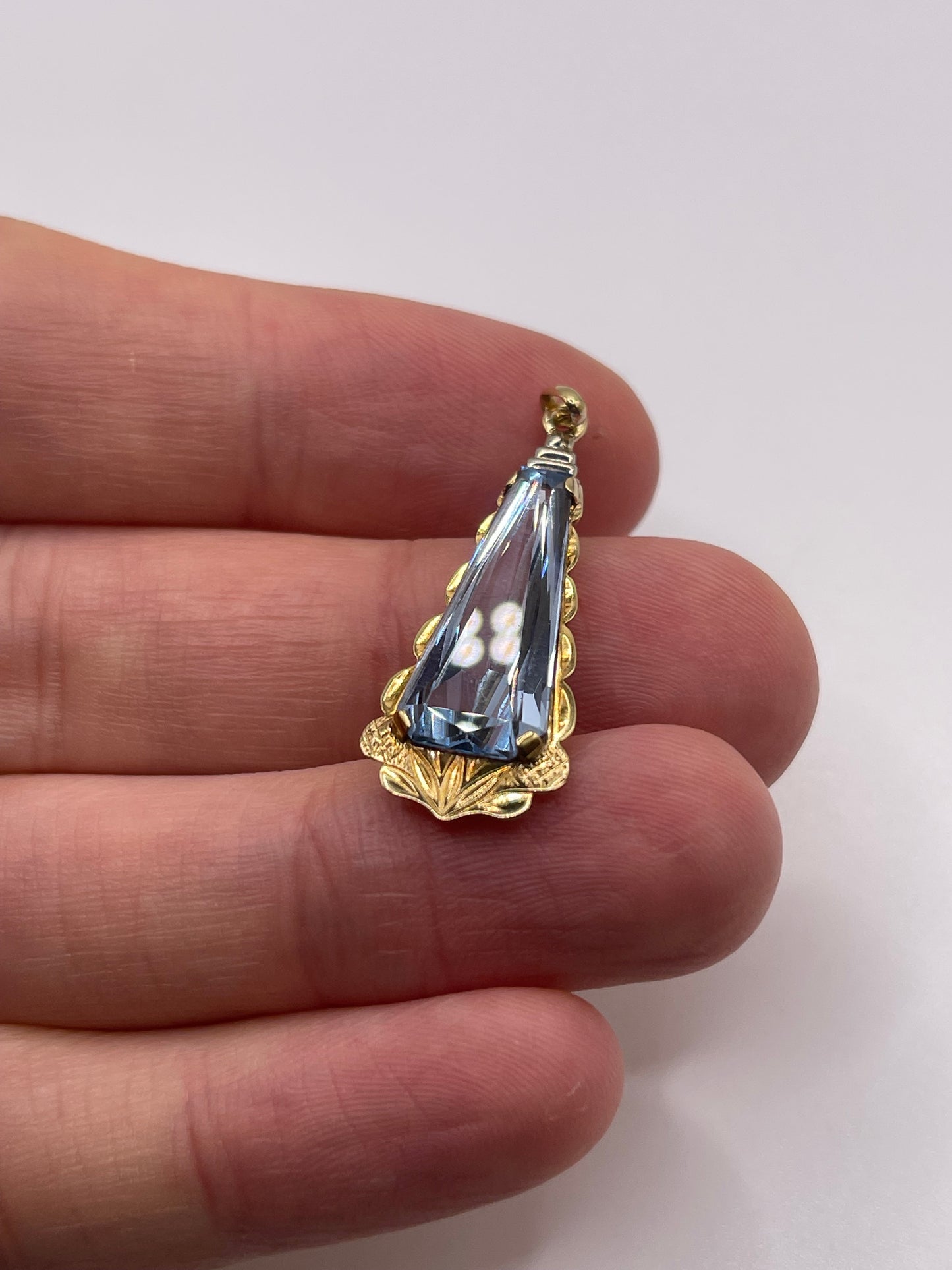 14ct gold synthetic spinel pendant
