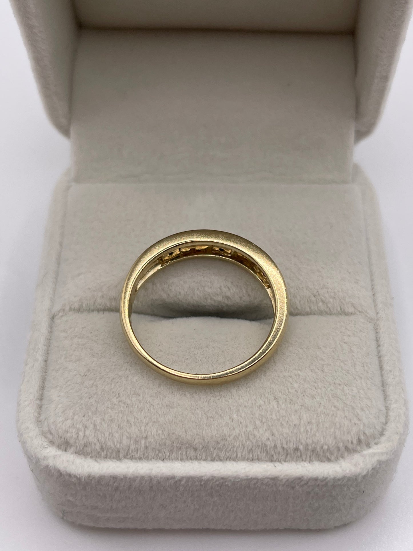 9ct gold diamond ring