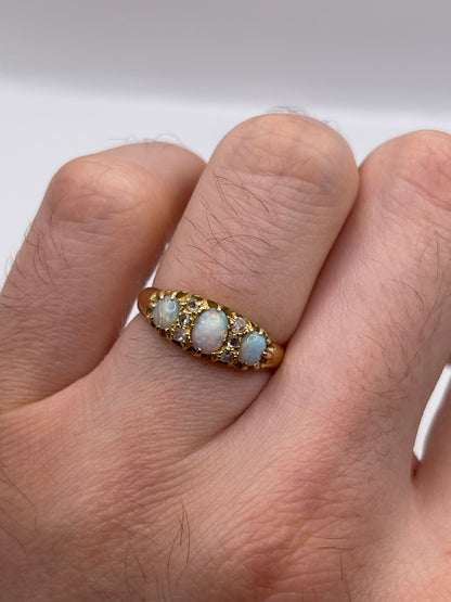 Antique 18ct gold opal and diamond ring