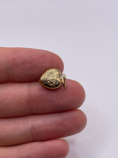 9ct gold heart charm