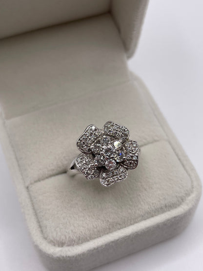 Heavy 18ct white gold diamond cluster ring