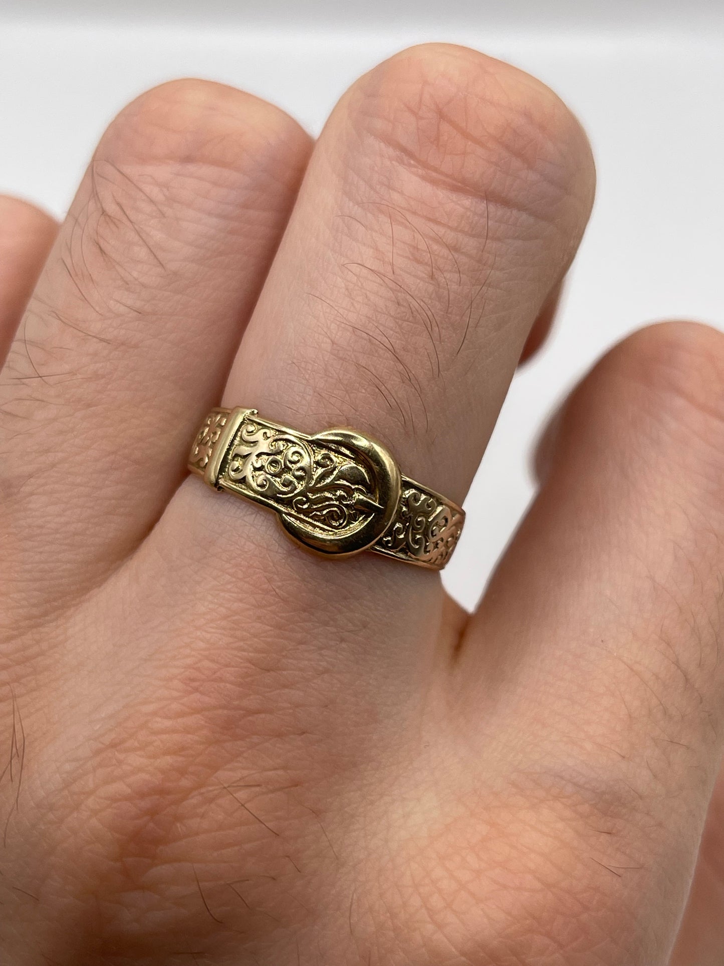 9ct gold buckle ring