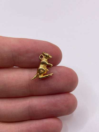 9ct gold kangaroo charm