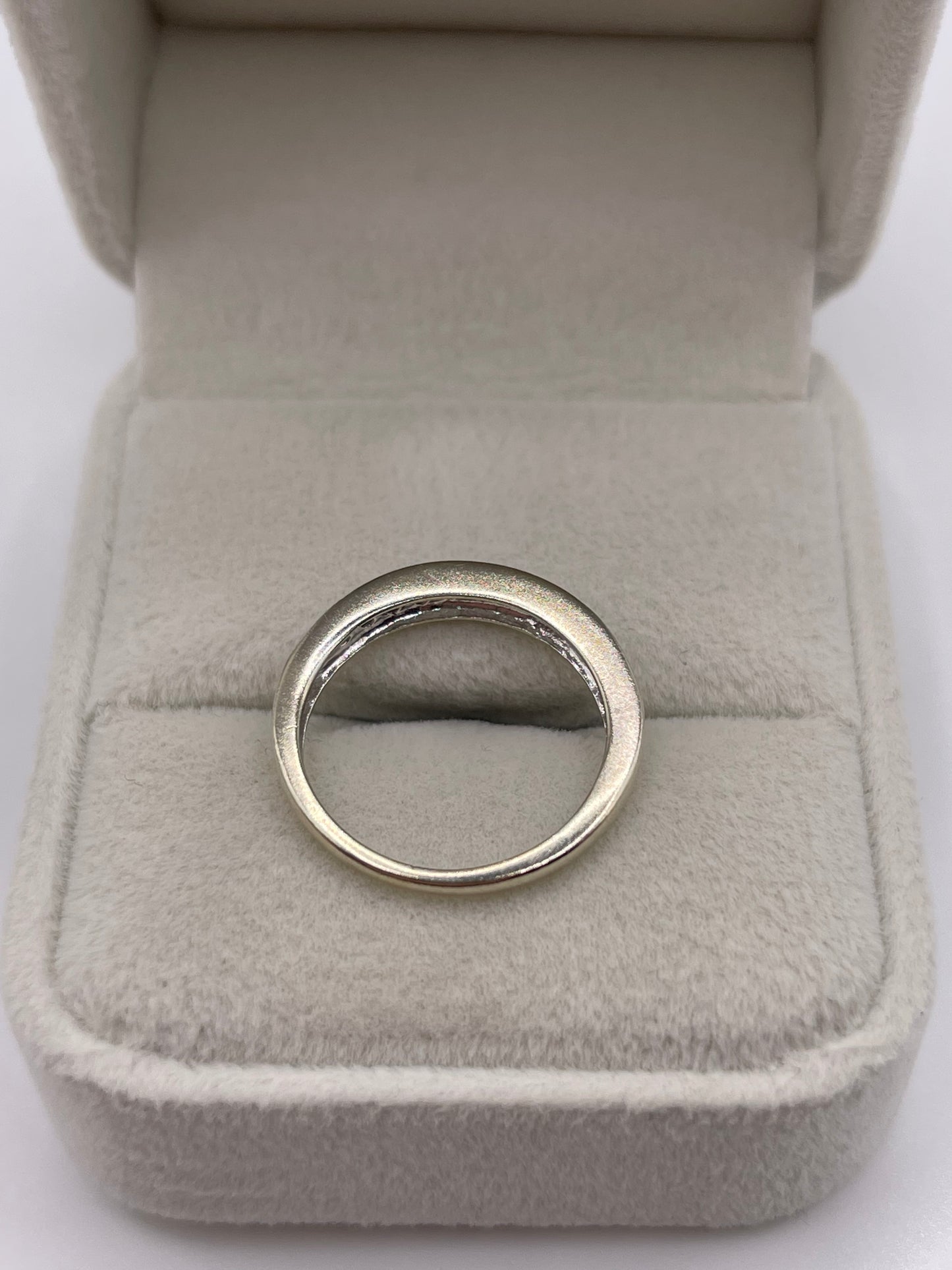 9ct white gold blue diamond ring