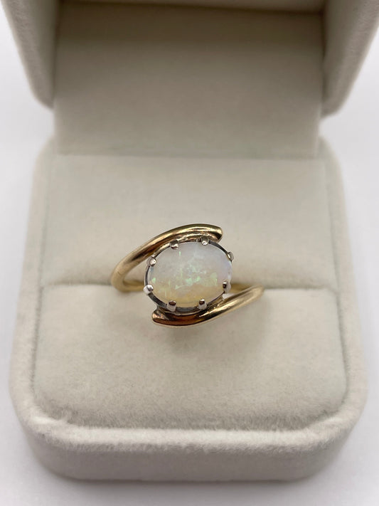 9ct gold opal ring