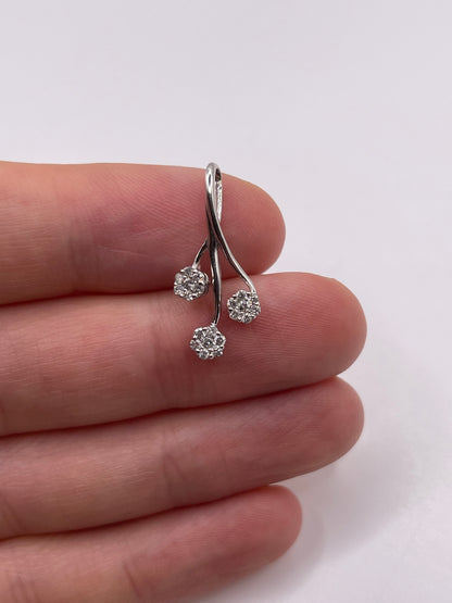 9ct white gold diamond pendant