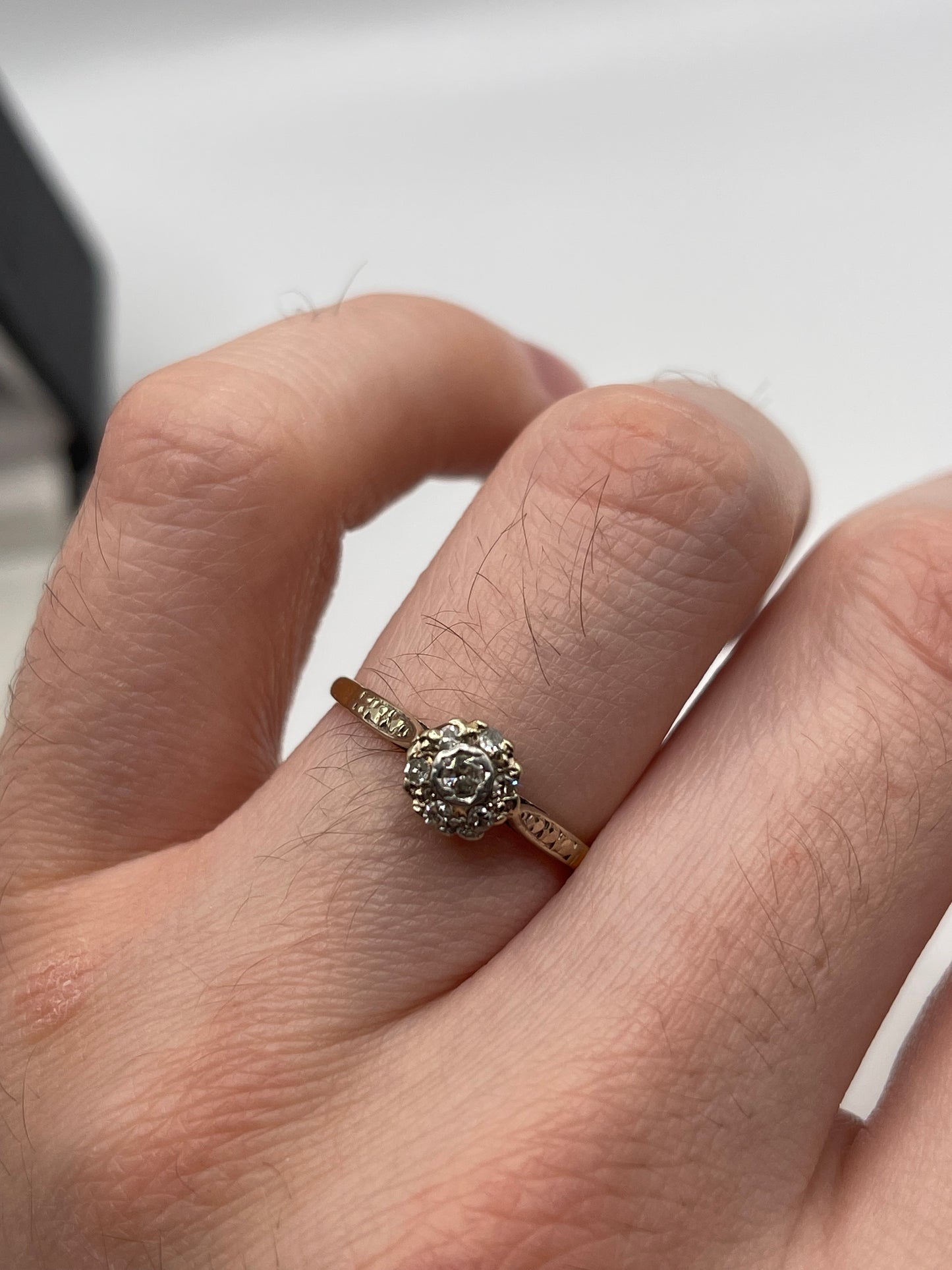 18ct gold diamond cluster ring