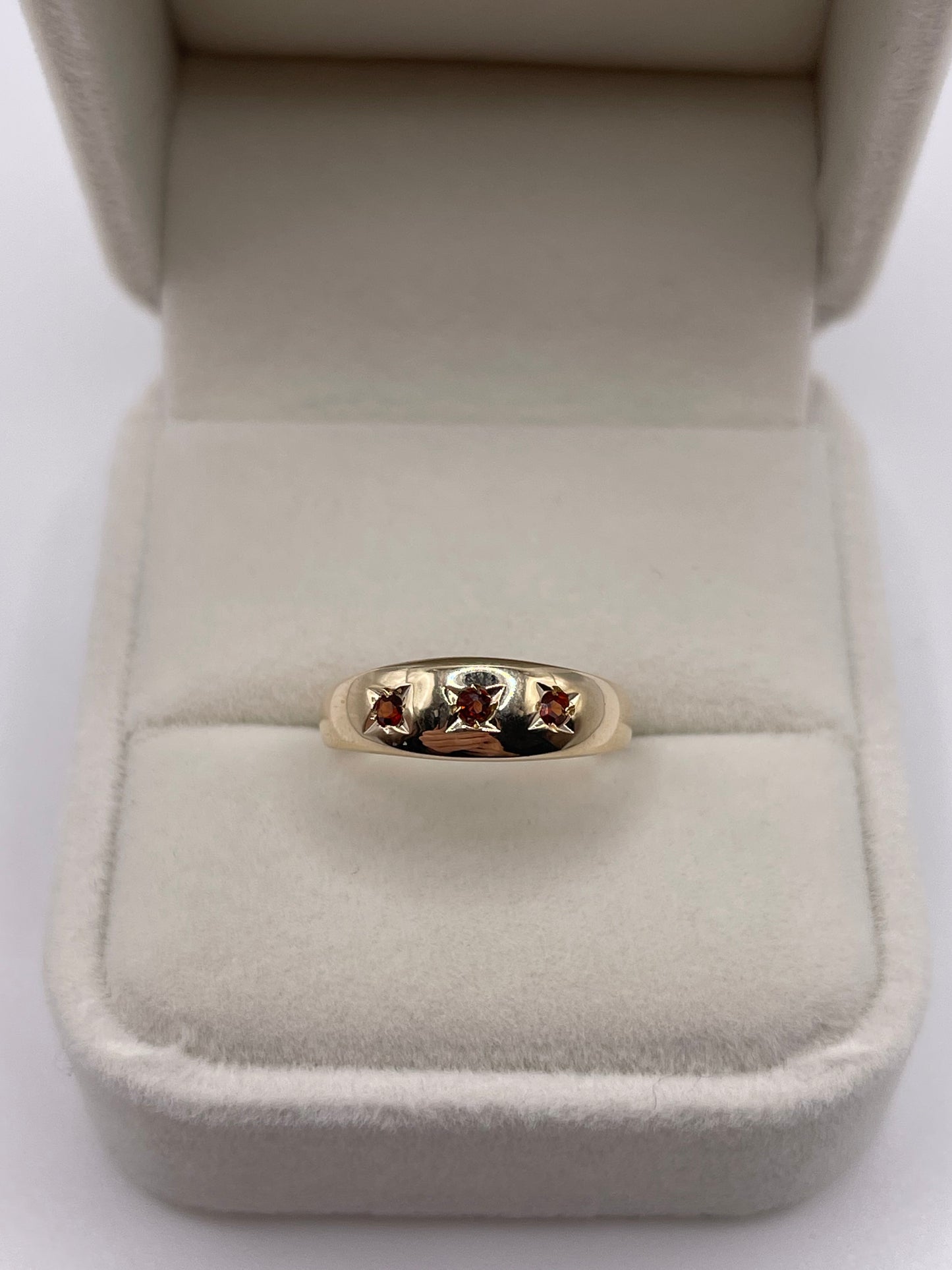 9ct gold garnet gypsy ring