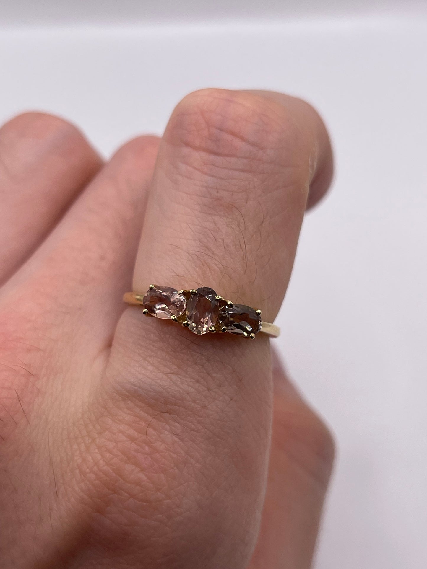 9ct gold quartz ring