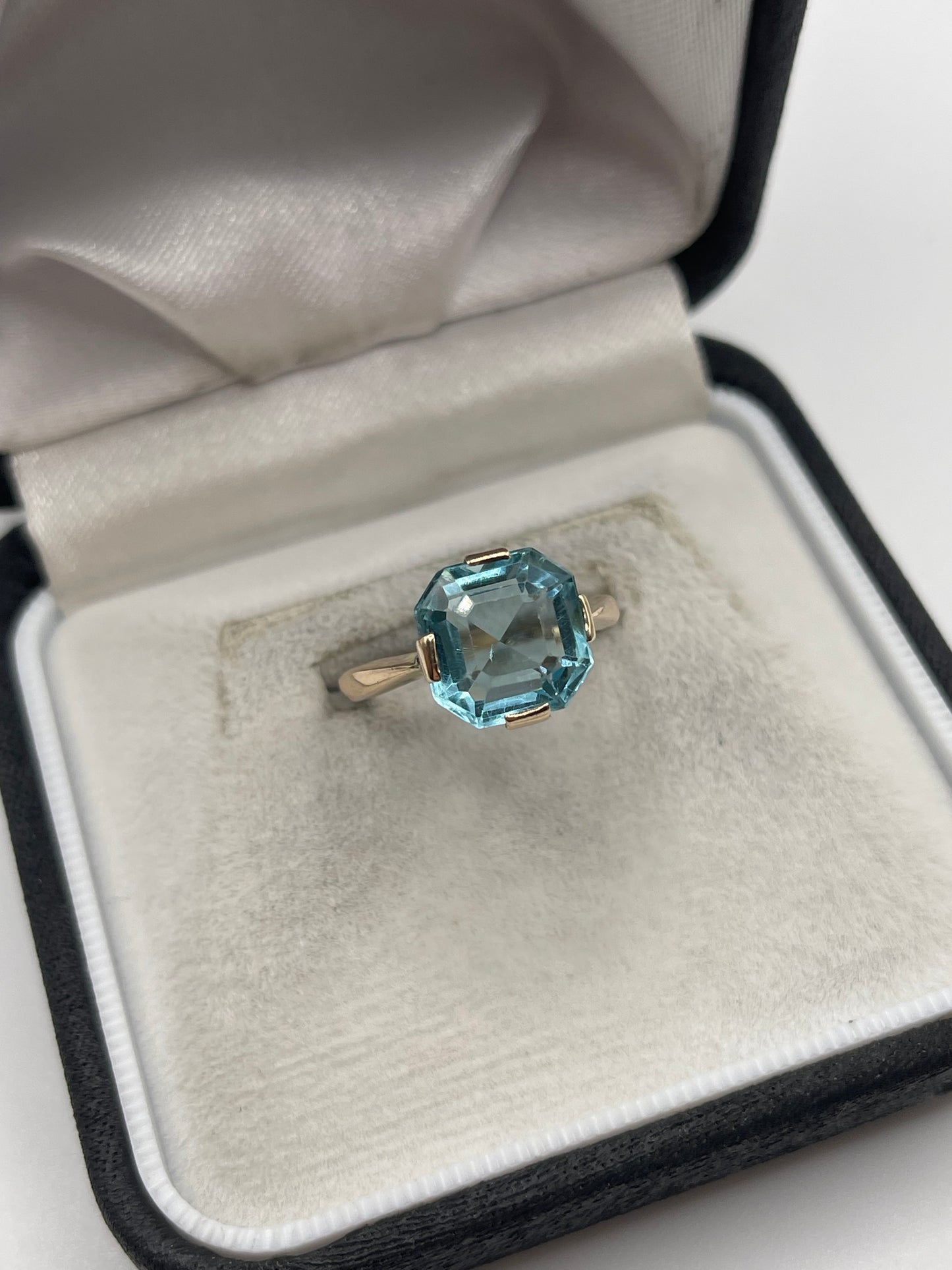 Antique 9ct gold paste ring